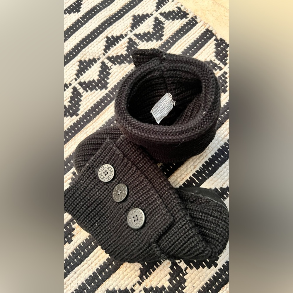 Ugg classic cardy boots size
